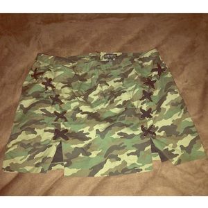 Jean camouflage mini skirt